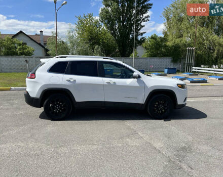 Білий Джип Cherokee, об'ємом двигуна 2.36 л та пробігом 120 тис. км за 15000 $, фото 16 на Automoto.ua
