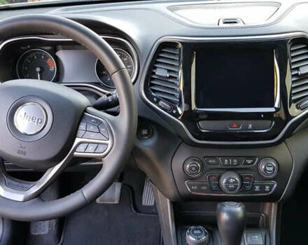 Білий Джип Cherokee, об'ємом двигуна 3.24 л та пробігом 130 тис. км за 19000 $, фото 6 на Automoto.ua