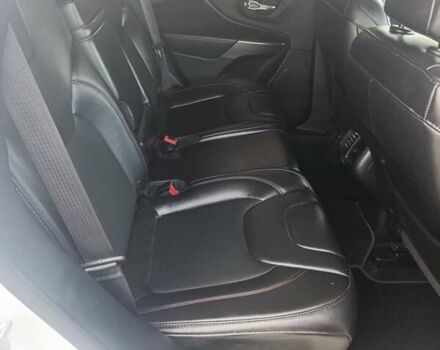 Білий Джип Cherokee, об'ємом двигуна 2.4 л та пробігом 137 тис. км за 15800 $, фото 5 на Automoto.ua