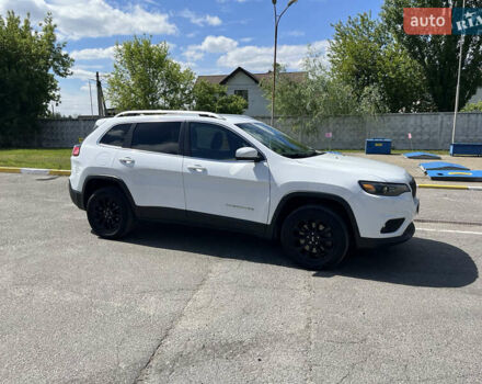 Білий Джип Cherokee, об'ємом двигуна 2.36 л та пробігом 120 тис. км за 15000 $, фото 14 на Automoto.ua