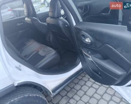 Белый Джип Чероки, объемом двигателя 2.36 л и пробегом 68 тыс. км за 16600 $, фото 7 на Automoto.ua