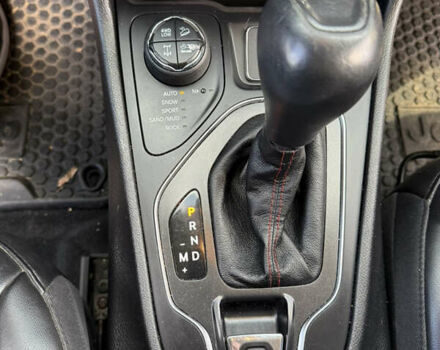 Джип Чероки 2019 в Киеве на Automoto.ua Белый Джип Чероки, объемом двигателя 3.24 л и пробегом 80 тыс. км за 20500 $, фото 13 на Automoto.ua