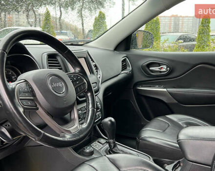 Белый Джип Чероки, объемом двигателя 2.36 л и пробегом 51 тыс. км за 21300 $, фото 9 на Automoto.ua