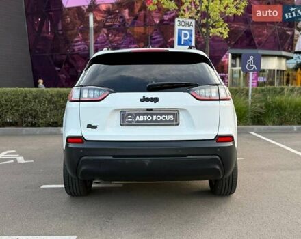 Джип Чероки 2019 в Киеве на Automoto.ua Белый Джип Чероки, объемом двигателя 2.36 л и пробегом 166 тыс. км за 17490 $, фото 5 на Automoto.ua