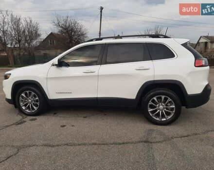 Белый Джип Чероки, объемом двигателя 2.36 л и пробегом 97 тыс. км за 18500 $, фото 5 на Automoto.ua