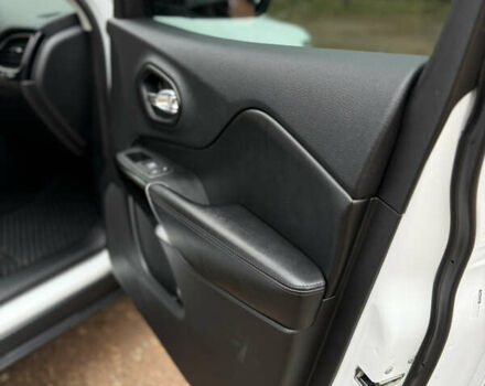 Белый Джип Чероки, объемом двигателя 3.24 л и пробегом 135 тыс. км за 20500 $, фото 25 на Automoto.ua