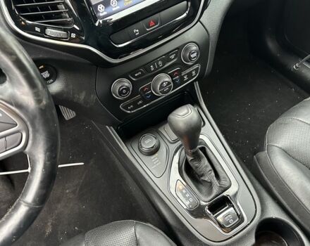 Білий Джип Cherokee, об'ємом двигуна 3.2 л та пробігом 123 тис. км за 13200 $, фото 9 на Automoto.ua