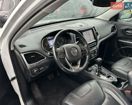 Белый Джип Чероки, объемом двигателя 3.2 л и пробегом 123 тыс. км за 13200 $, фото 7 на Automoto.ua