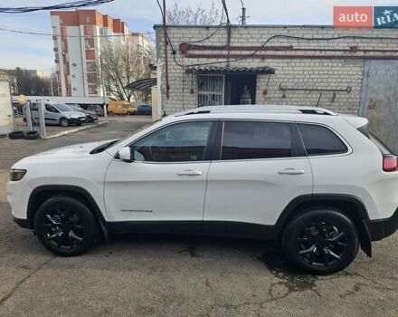 Белый Джип Чероки, объемом двигателя 2 л и пробегом 98 тыс. км за 19400 $, фото 4 на Automoto.ua