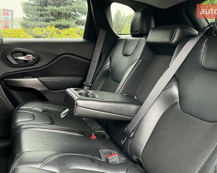 Белый Джип Чероки, объемом двигателя 2.36 л и пробегом 51 тыс. км за 21300 $, фото 24 на Automoto.ua