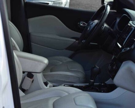 Білий Джип Cherokee, об'ємом двигуна 3.2 л та пробігом 83 тис. км за 18900 $, фото 15 на Automoto.ua