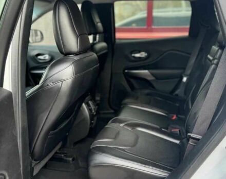 Белый Джип Чероки, объемом двигателя 0 л и пробегом 110 тыс. км за 15000 $, фото 10 на Automoto.ua