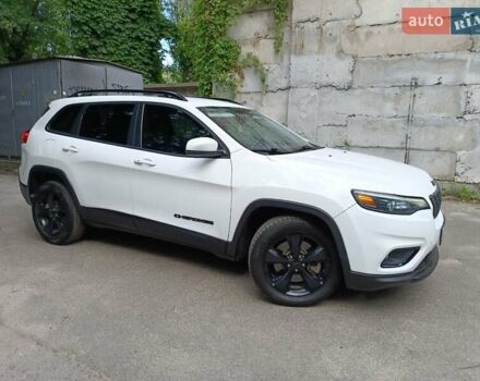 Білий Джип Cherokee, об'ємом двигуна 2.36 л та пробігом 162 тис. км за 17900 $, фото 4 на Automoto.ua