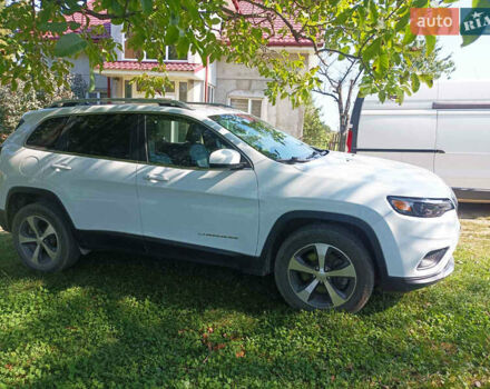 Білий Джип Cherokee, об'ємом двигуна 2 л та пробігом 80 тис. км за 18499 $, фото 3 на Automoto.ua
