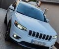 Білий Джип Cherokee, об'ємом двигуна 2.36 л та пробігом 55 тис. км за 18500 $, фото 1 на Automoto.ua