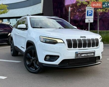 Джип Чероки 2019 в Киеве на Automoto.ua Белый Джип Чероки, объемом двигателя 2.36 л и пробегом 166 тыс. км за 17490 $, фото 3 на Automoto.ua