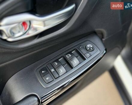 Джип Чероки 2019 в Киеве на Automoto.ua Белый Джип Чероки, объемом двигателя 2.36 л и пробегом 166 тыс. км за 17490 $, фото 12 на Automoto.ua