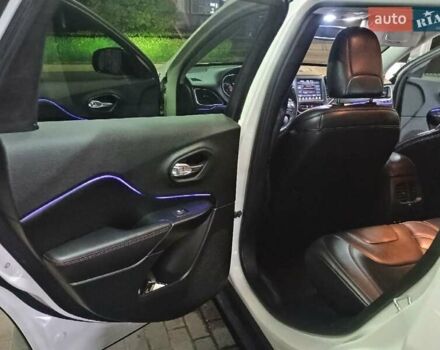 Белый Джип Чероки, объемом двигателя 3.24 л и пробегом 109 тыс. км за 19500 $, фото 21 на Automoto.ua