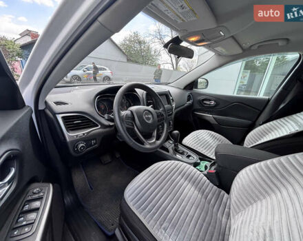 Білий Джип Cherokee, об'ємом двигуна 2.4 л та пробігом 95 тис. км за 16500 $, фото 17 на Automoto.ua