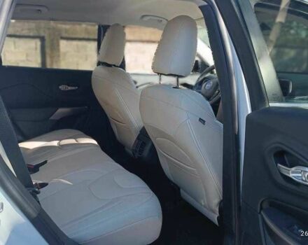 Белый Джип Чероки, объемом двигателя 2.4 л и пробегом 121 тыс. км за 9300 $, фото 3 на Automoto.ua