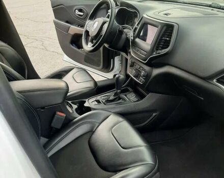 Белый Джип Чероки, объемом двигателя 2.36 л и пробегом 97 тыс. км за 18500 $, фото 11 на Automoto.ua