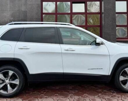 Белый Джип Чероки, объемом двигателя 0 л и пробегом 110 тыс. км за 15000 $, фото 3 на Automoto.ua