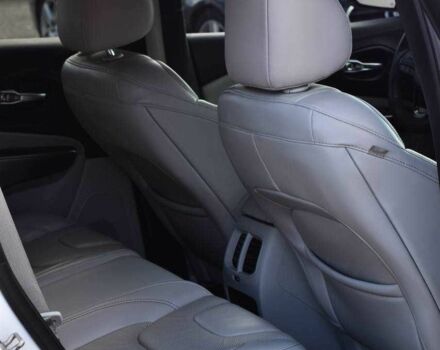 Білий Джип Cherokee, об'ємом двигуна 3.2 л та пробігом 83 тис. км за 18900 $, фото 17 на Automoto.ua