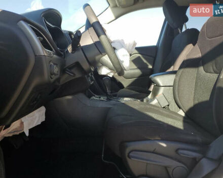 Белый Джип Чероки, объемом двигателя 2.36 л и пробегом 120 тыс. км за 7600 $, фото 6 на Automoto.ua