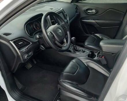 Белый Джип Чероки, объемом двигателя 2.36 л и пробегом 97 тыс. км за 18500 $, фото 10 на Automoto.ua