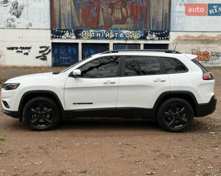 Белый Джип Чероки, объемом двигателя 3.24 л и пробегом 135 тыс. км за 20500 $, фото 2 на Automoto.ua