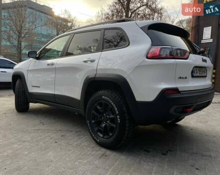 Белый Джип Чероки, объемом двигателя 3.24 л и пробегом 63 тыс. км за 21000 $, фото 1 на Automoto.ua
