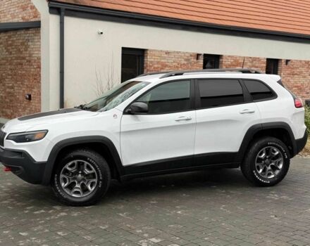 Білий Джип Cherokee, об'ємом двигуна 3.2 л та пробігом 32 тис. км за 14000 $, фото 1 на Automoto.ua
