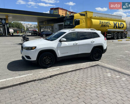 Білий Джип Cherokee, об'ємом двигуна 2.36 л та пробігом 120 тис. км за 15000 $, фото 6 на Automoto.ua