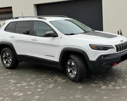 Білий Джип Cherokee, об'ємом двигуна 3.2 л та пробігом 32 тис. км за 14000 $, фото 2 на Automoto.ua