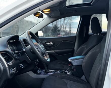 Белый Джип Чероки, объемом двигателя 2.4 л и пробегом 177 тыс. км за 15999 $, фото 18 на Automoto.ua