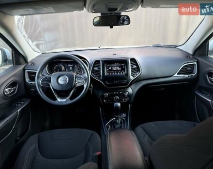 Белый Джип Чероки, объемом двигателя 2.36 л и пробегом 183 тыс. км за 12999 $, фото 48 на Automoto.ua