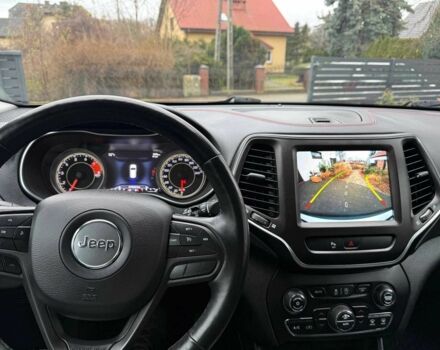 Білий Джип Cherokee, об'ємом двигуна 3.2 л та пробігом 32 тис. км за 14000 $, фото 6 на Automoto.ua