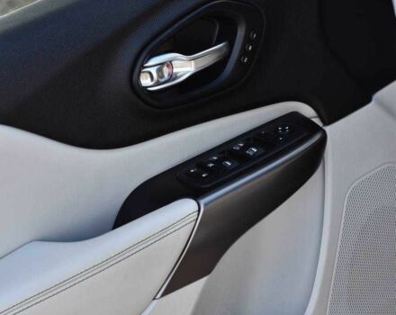 Білий Джип Cherokee, об'ємом двигуна 3.2 л та пробігом 83 тис. км за 18900 $, фото 13 на Automoto.ua