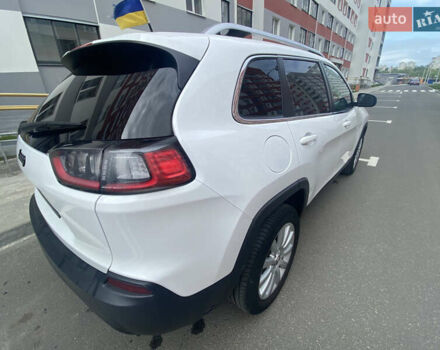 Білий Джип Cherokee, об'ємом двигуна 2.36 л та пробігом 68 тис. км за 16100 $, фото 6 на Automoto.ua
