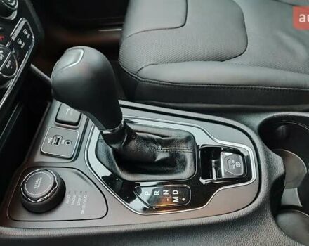 Білий Джип Cherokee, об'ємом двигуна 3.2 л та пробігом 67 тис. км за 18500 $, фото 37 на Automoto.ua