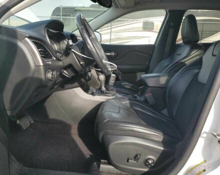 Белый Джип Чероки, объемом двигателя 3.2 л и пробегом 74 тыс. км за 2500 $, фото 6 на Automoto.ua