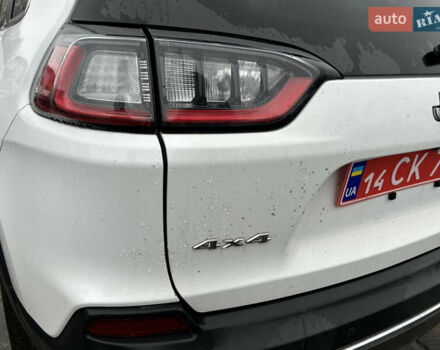 Белый Джип Чероки, объемом двигателя 3.2 л и пробегом 123 тыс. км за 13200 $, фото 2 на Automoto.ua