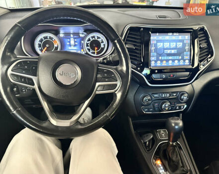 Білий Джип Cherokee, об'ємом двигуна 2.4 л та пробігом 55 тис. км за 16900 $, фото 2 на Automoto.ua