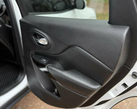 Белый Джип Чероки, объемом двигателя 3.24 л и пробегом 135 тыс. км за 20500 $, фото 23 на Automoto.ua