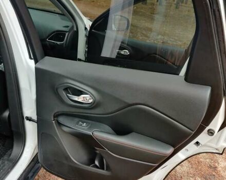 Белый Джип Чероки, объемом двигателя 3.24 л и пробегом 71 тыс. км за 19900 $, фото 16 на Automoto.ua