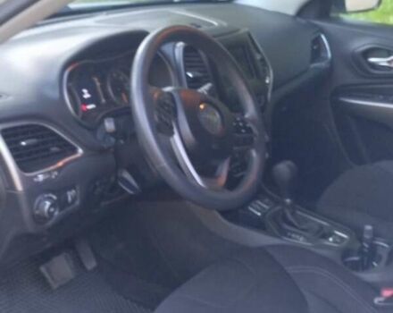 Белый Джип Чероки, объемом двигателя 2.36 л и пробегом 196 тыс. км за 15000 $, фото 4 на Automoto.ua