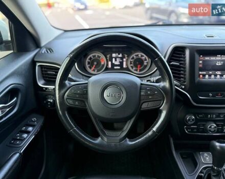 Джип Чероки 2019 в Киеве на Automoto.ua Белый Джип Чероки, объемом двигателя 2.36 л и пробегом 166 тыс. км за 17490 $, фото 14 на Automoto.ua