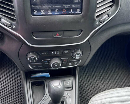 Білий Джип Cherokee, об'ємом двигуна 2.4 л та пробігом 95 тис. км за 16500 $, фото 28 на Automoto.ua