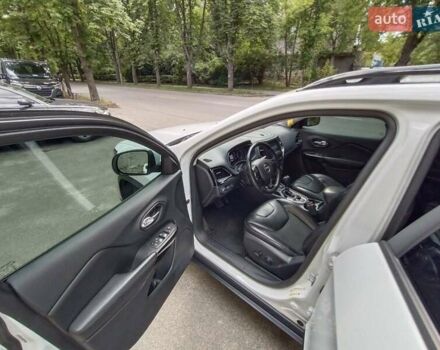 Білий Джип Cherokee, об'ємом двигуна 2.36 л та пробігом 162 тис. км за 17900 $, фото 9 на Automoto.ua
