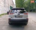 Білий Джип Cherokee, об'ємом двигуна 2.36 л та пробігом 162 тис. км за 17900 $, фото 8 на Automoto.ua